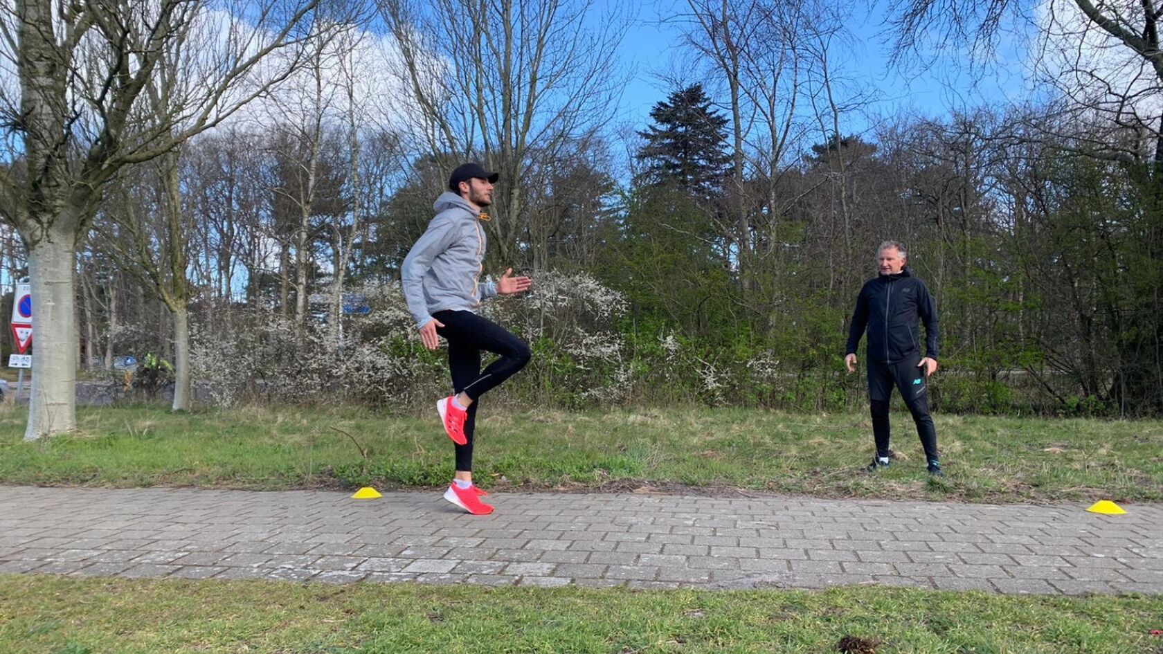 Trainer Louis Dam: de snelle hardloopschoenen met carbon zijn de toekomst!