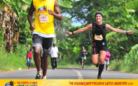 Dominic overwint zichzelf bij de Kilimanjaro Marathon