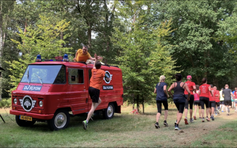 DJ Flyon zorgt voor sfeer bij evenementen