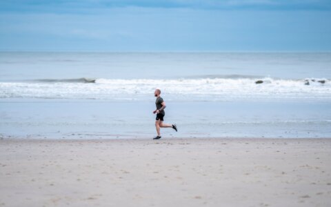 Robin loopt 5 marathons in 5 dagen voor mental health awareness