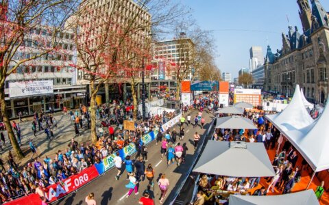 Kippenvel op de Coolsingel tijdens NN Running Day
