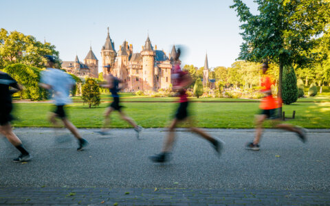 Loop door kasteeltuinen bij AFAS SB+ De Halve van de Haar