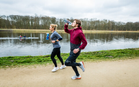 Alles over drinken tijdens het hardlopen bij warm weer