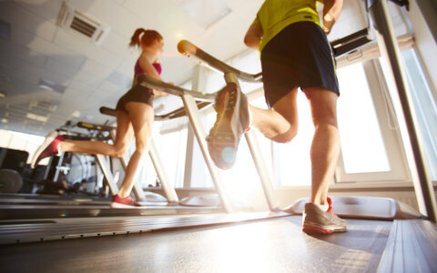 Hardlopen op de loopband. Een goed alternatief?