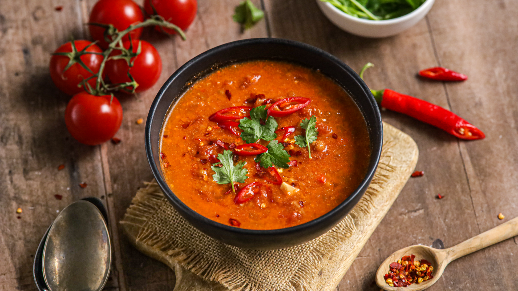 Recept: goed gevulde tomatensoep met linzen