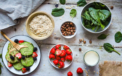 Vegan en glutenvrije spinazie pannenkoeken