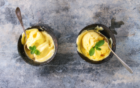 Recept: tussendoortje mango, banaan yoghurtijs