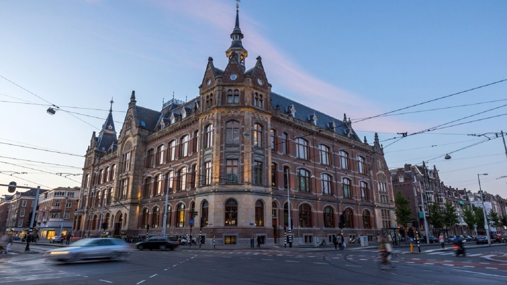 In stilte Amsterdam verkennen tijdens Silent Night Run – Premium Edition