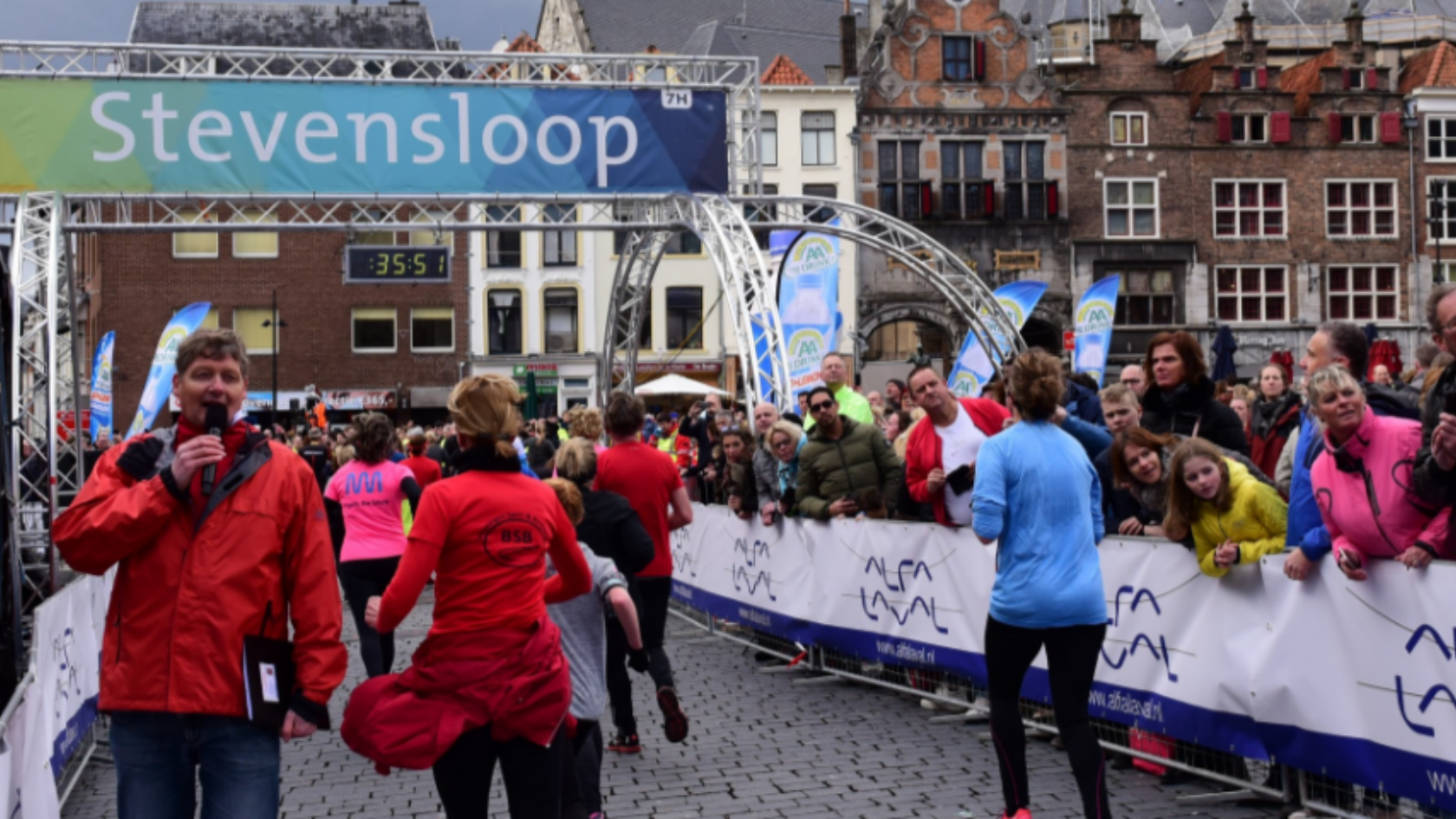 Het verhaal achter de stem: microfonist Bert Pessink