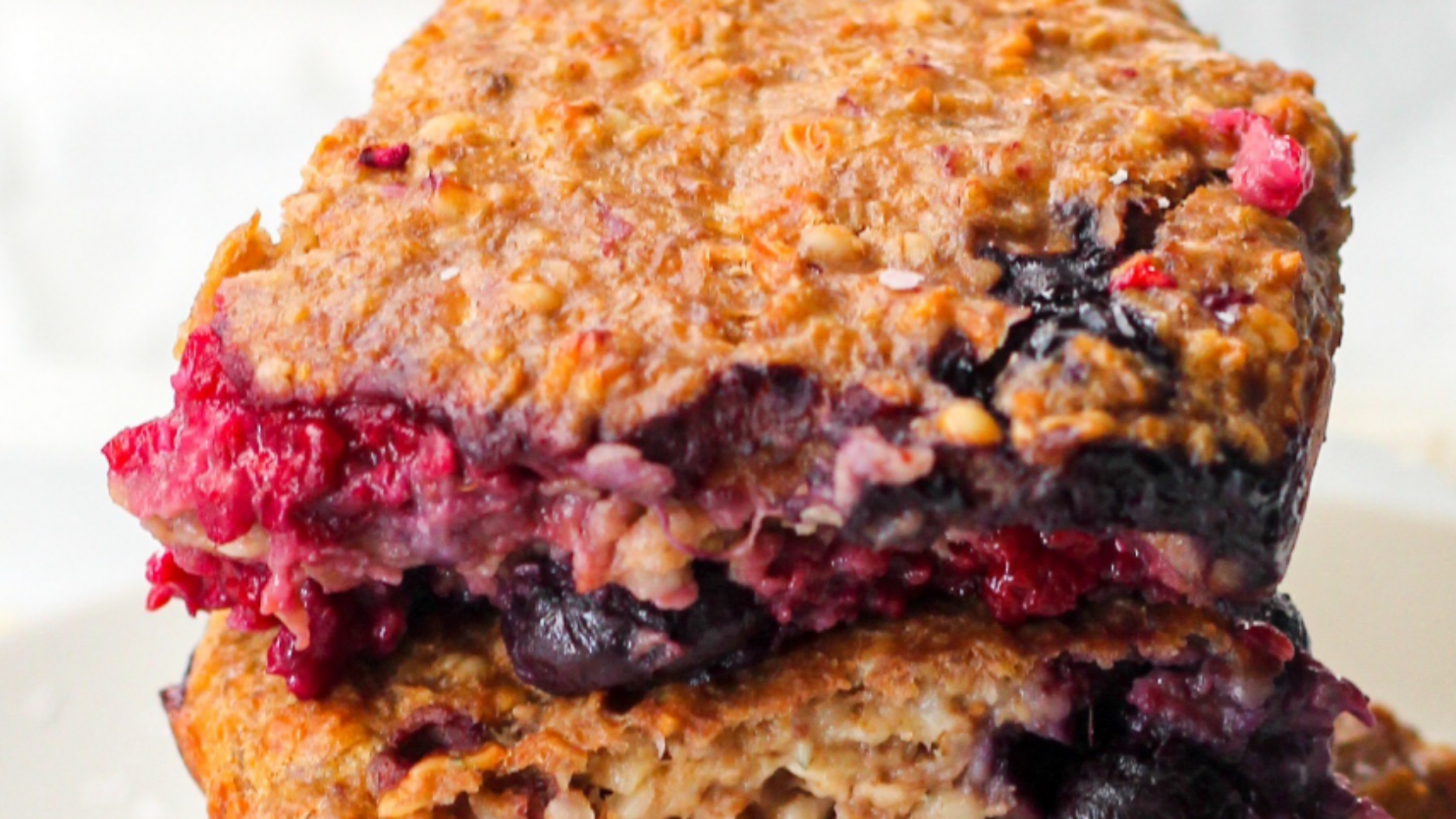 Havermout repen met rood fruit en citroen