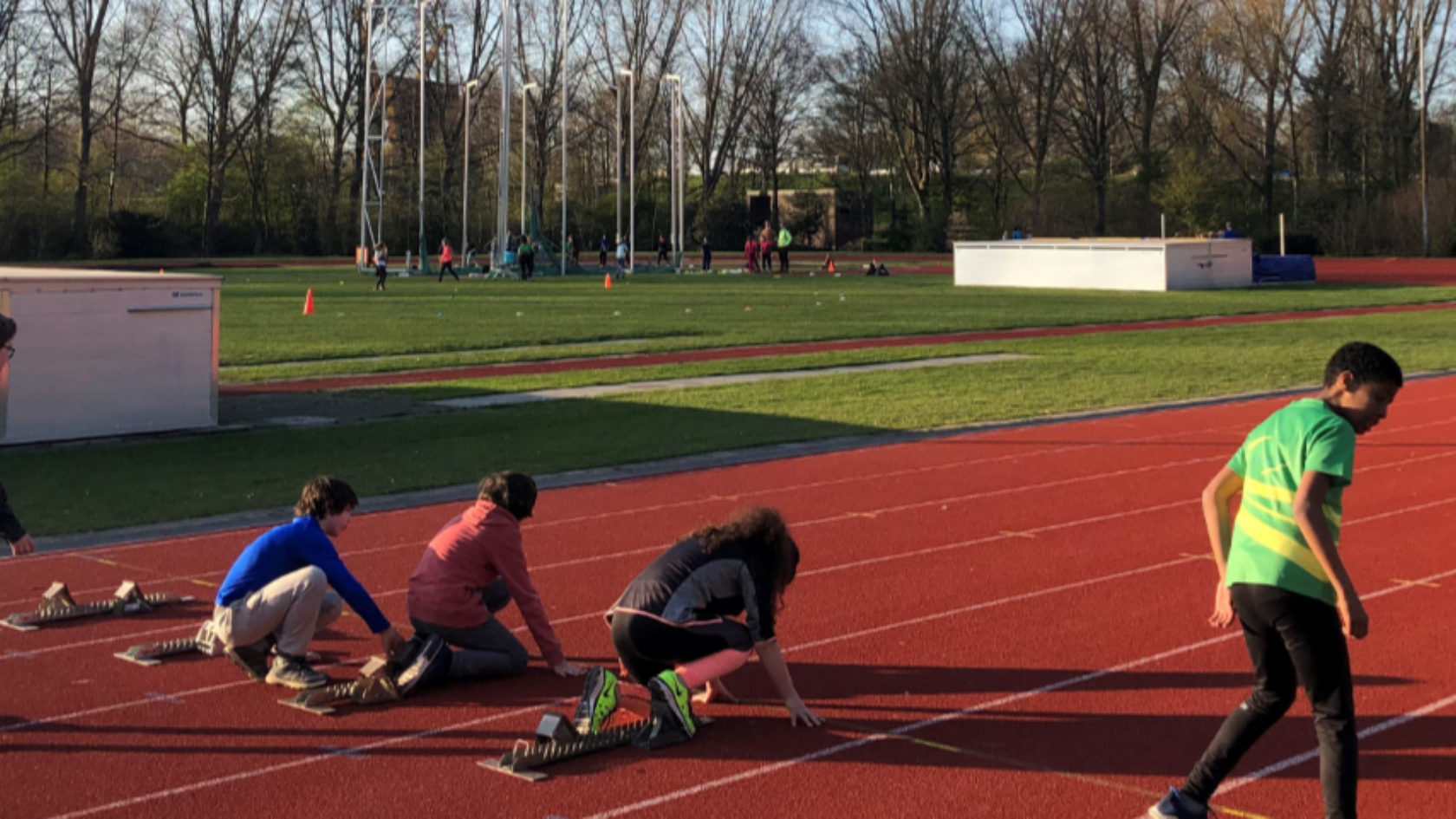 AV Atos: 5 loopgroepen, midden in het groen