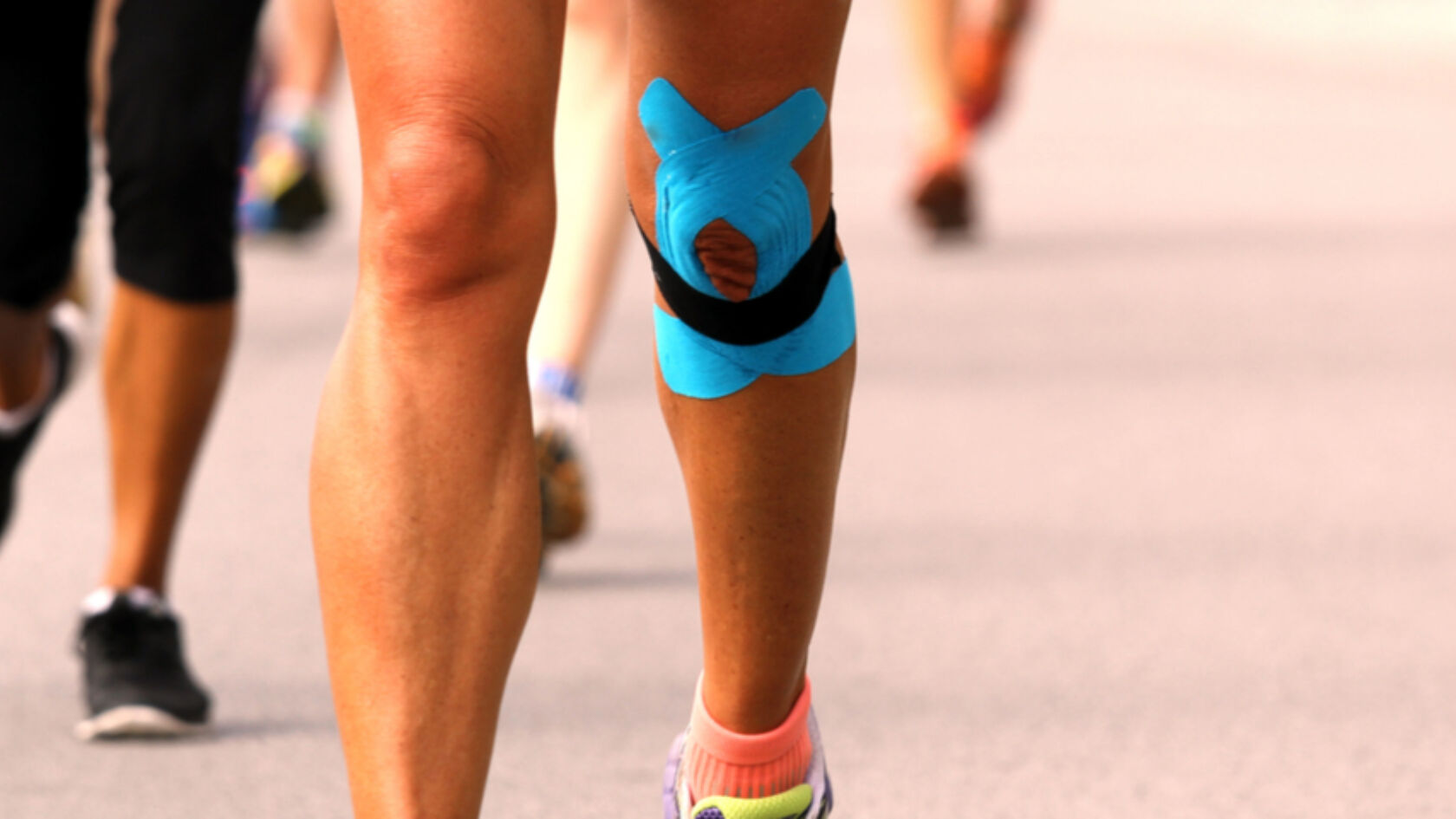 Het gebruik van tape en braces bij blessures