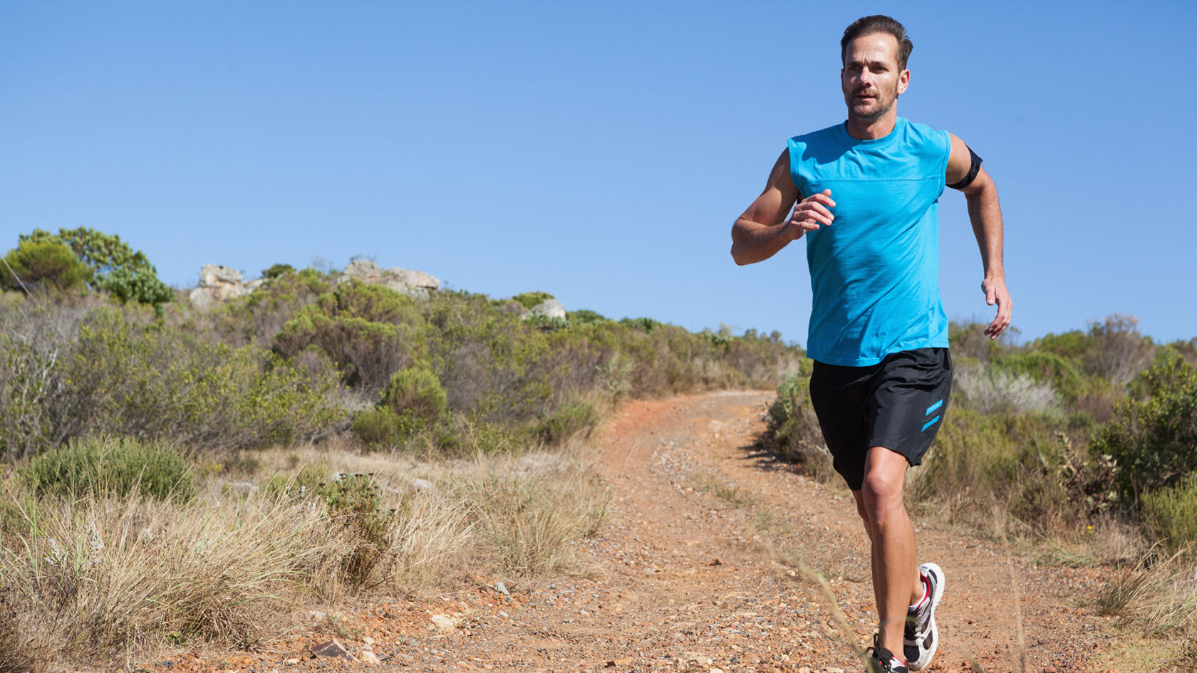 Niet vergeten: hardloopschoenen in je vakantiekoffer!
