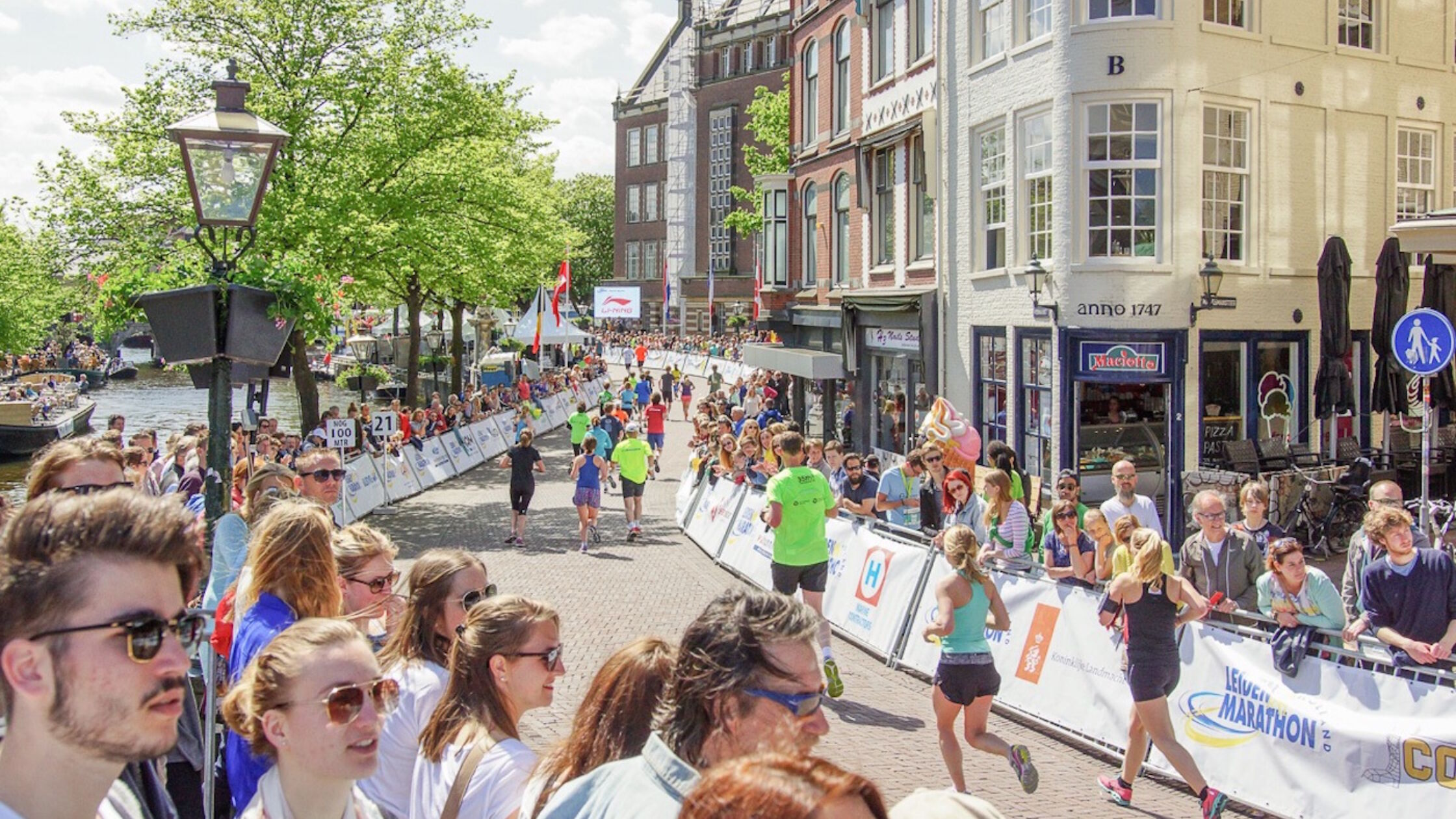Leiden marathon opent café voor singles