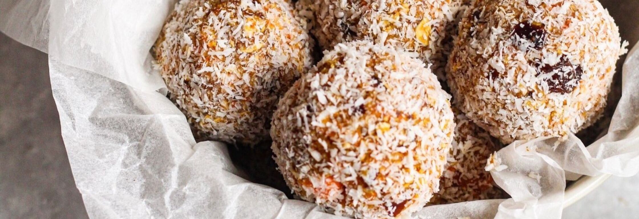 Carrot cake energy balls!
