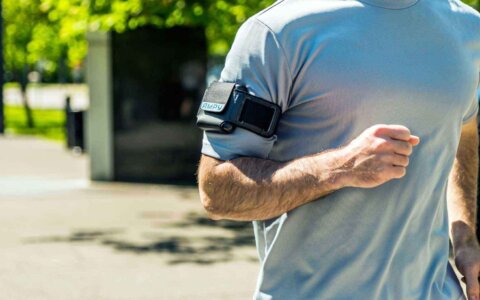 Laad je smartphone op tijdens het hardlopen