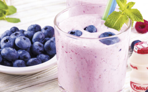 Blueberry Yakult smoothie