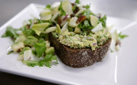 Recept: witlofsalade met ei en avocado