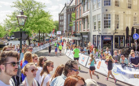 Leiden marathon opent café voor singles