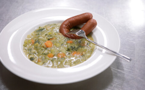 Recept: huisgemaakte erwtensoep