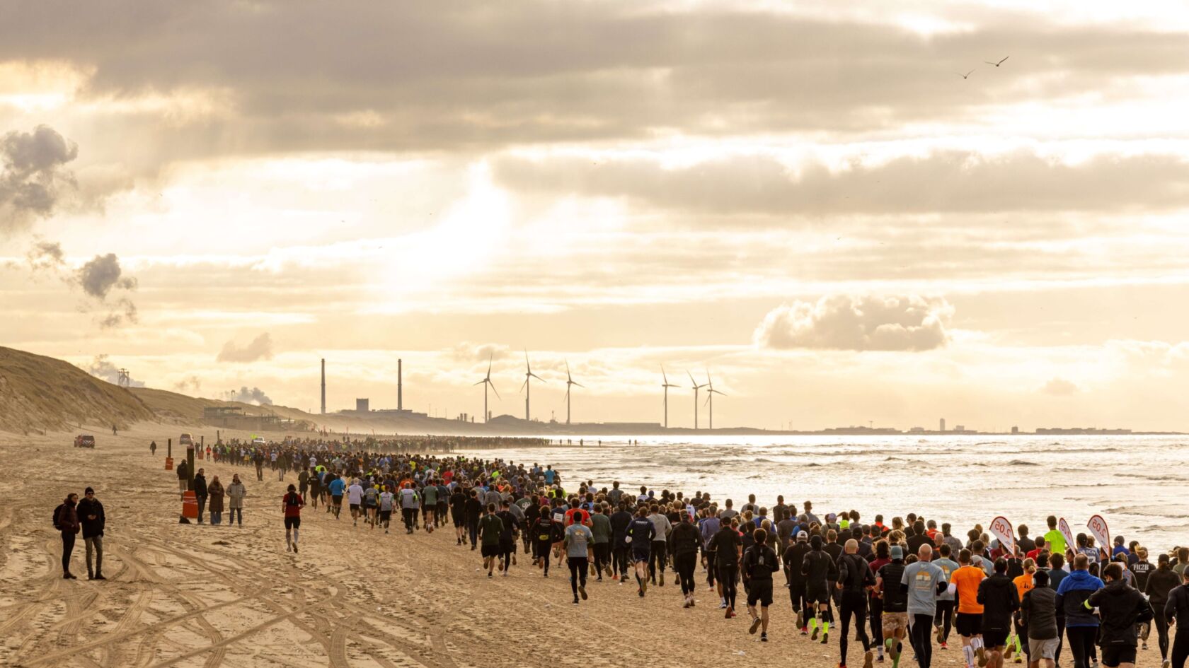 Hardlopen over het strand: tips voor de Egmond Halve Marathon